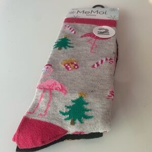 Me Moi holiday socks 2 pr. Flamingo/trees and presents/holly size 9-11.